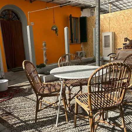 Carlitos Maison Nyaraló Pisa